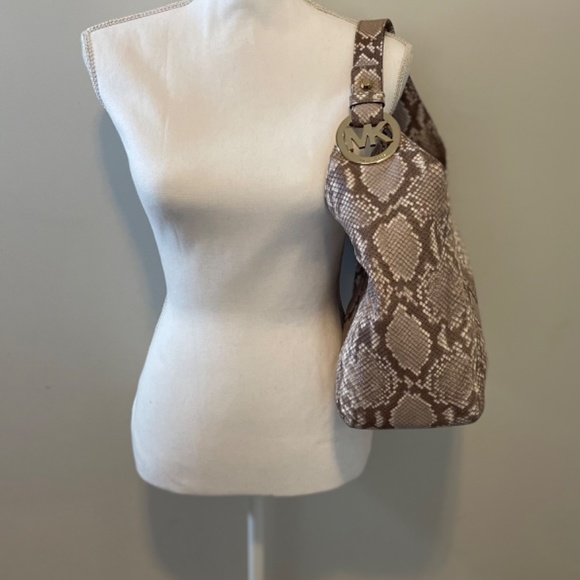 Michael Kors Fulton Large Slouchy Shoulder Embossed Leather - Picture 4 of 4